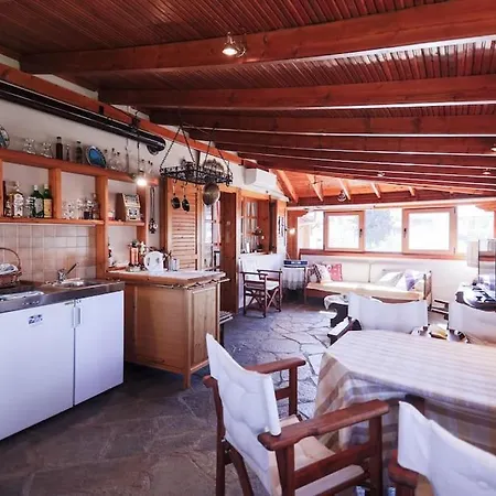 Zeusplace Magic Traditional Apartment